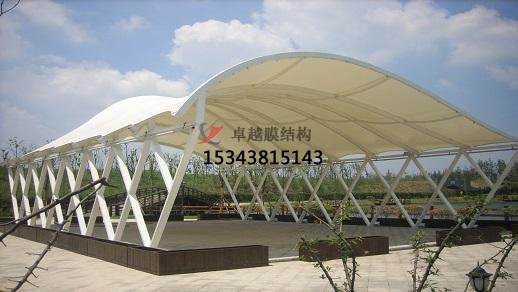 ?？谏虡I(yè)廣場雨棚搭建