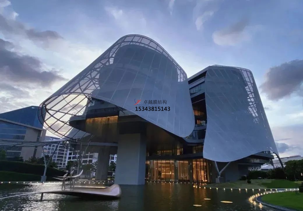 優(yōu)雅而懸浮，PTFE膜結構外立面建筑